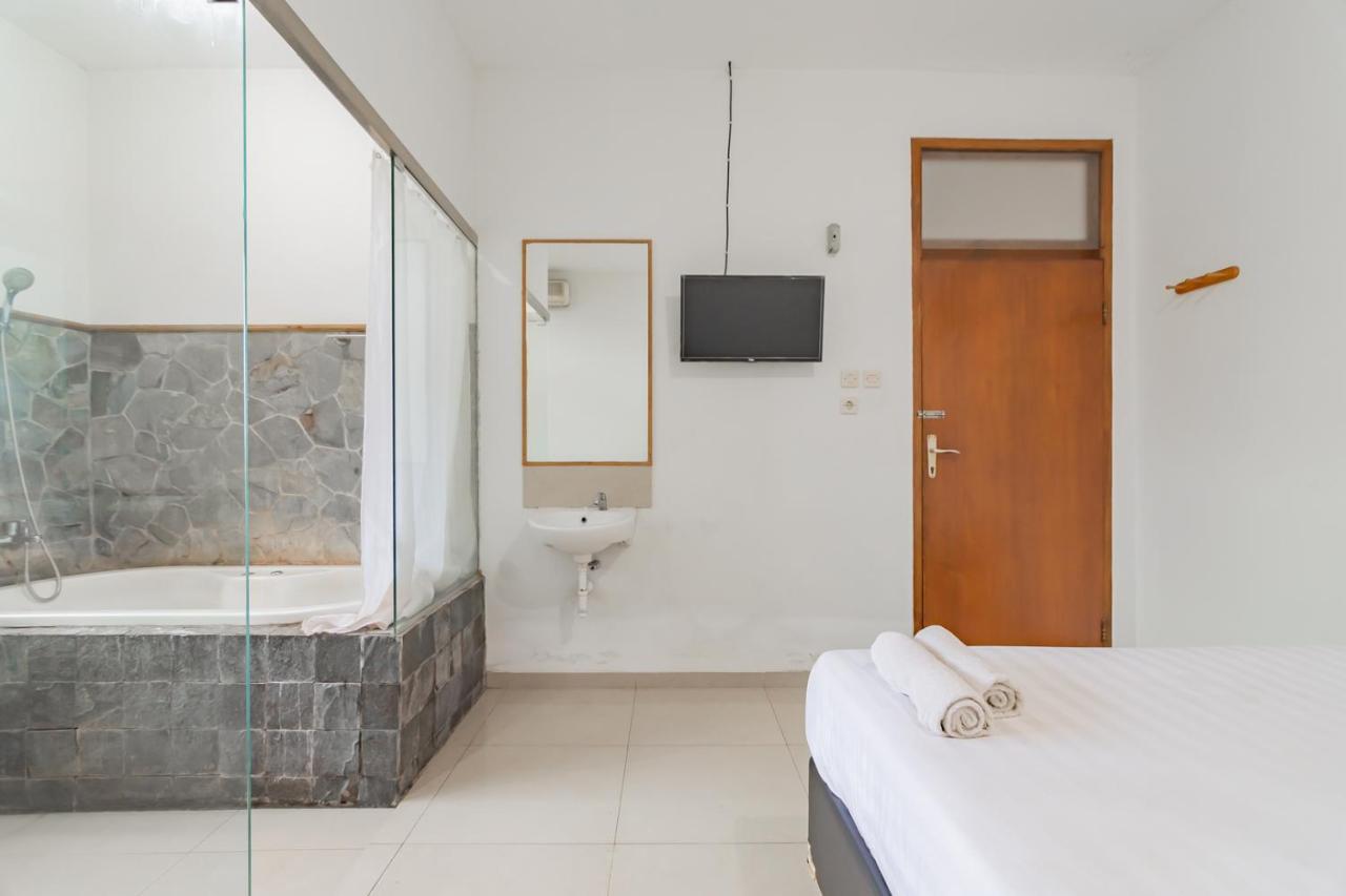 Imelda Residence Setrasari Redpartner Bandung Exterior photo